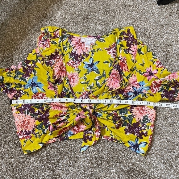 BAND OF GYPSIES BOHO TIE FRONT FLORAL SHIRT - Picture 9 of 10